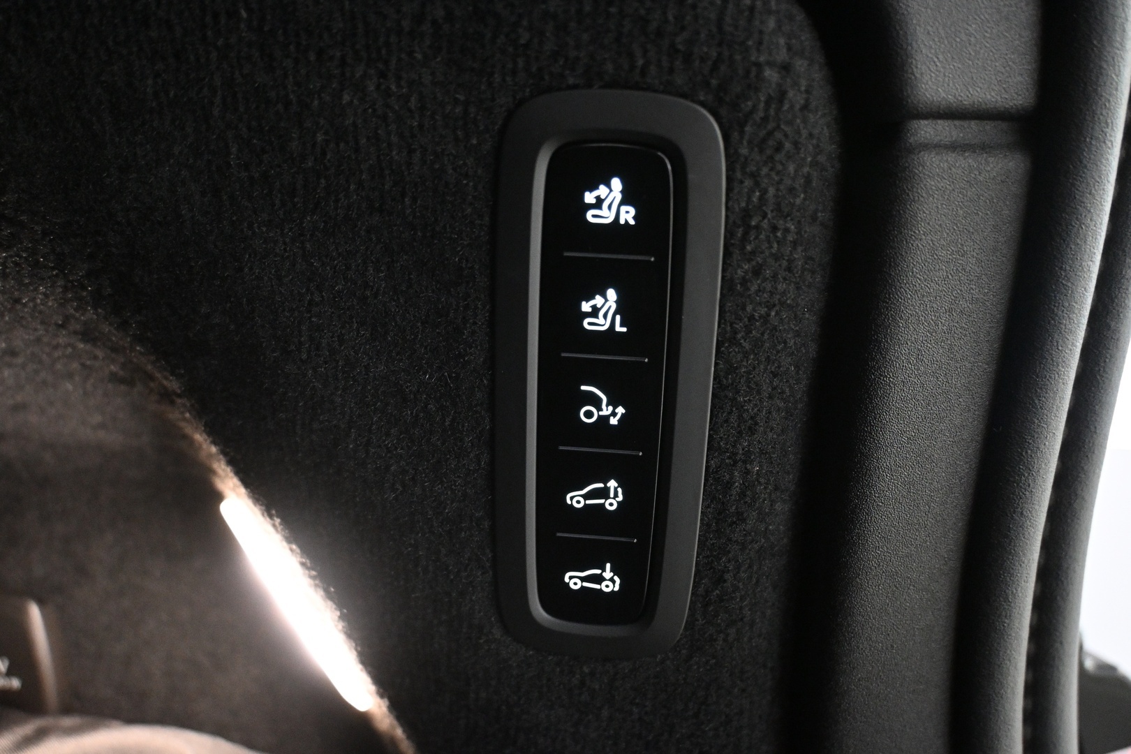 VOLVO EX90 2025