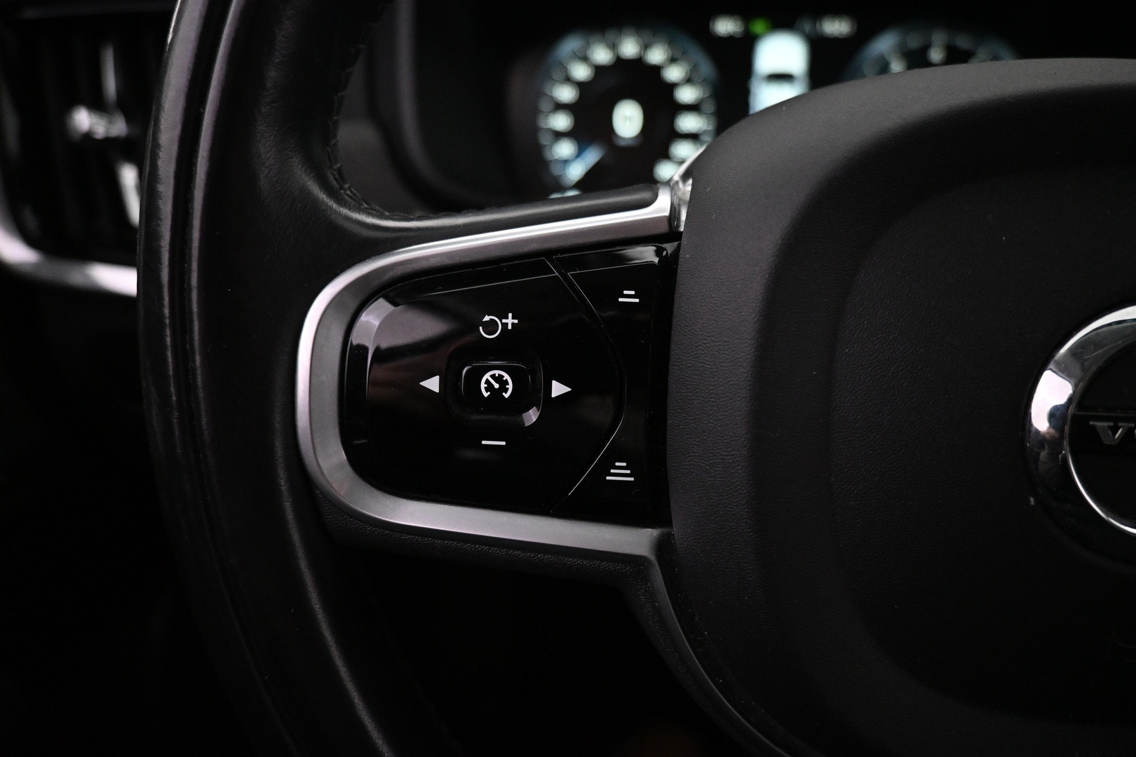 VOLVO V90 Cross Country 2017