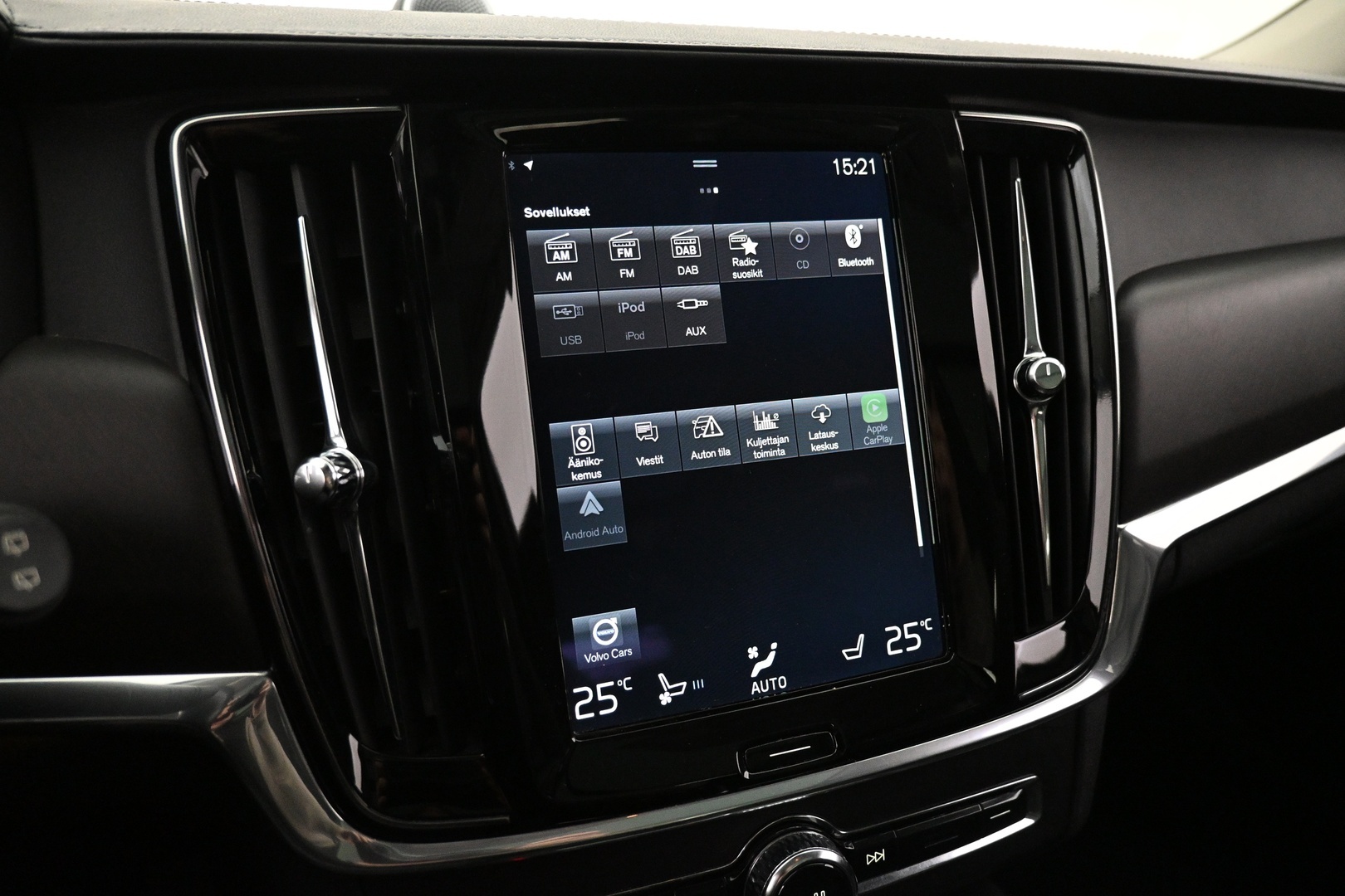 VOLVO V90 Cross Country 2017