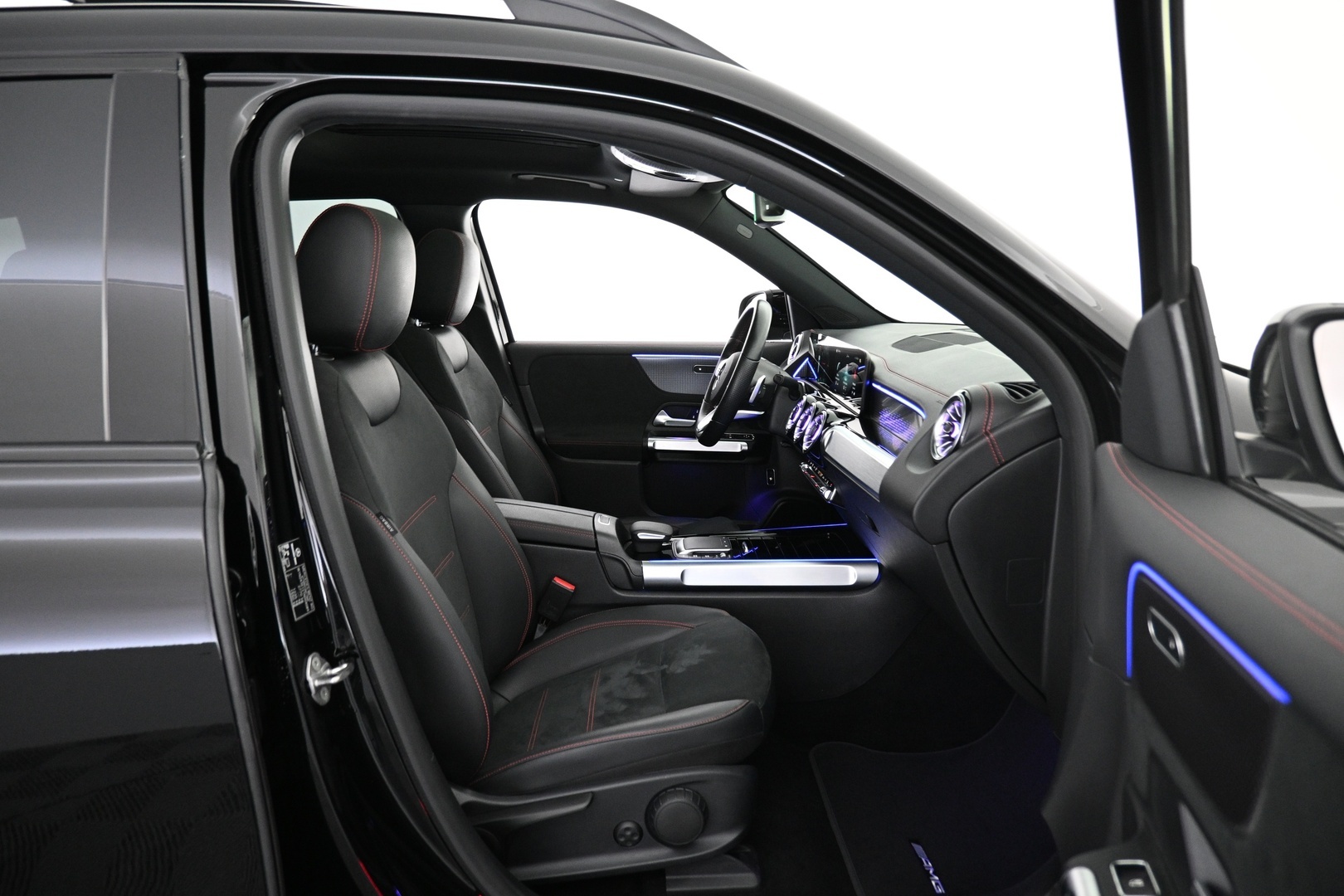 MERCEDES-BENZ EQB 2022