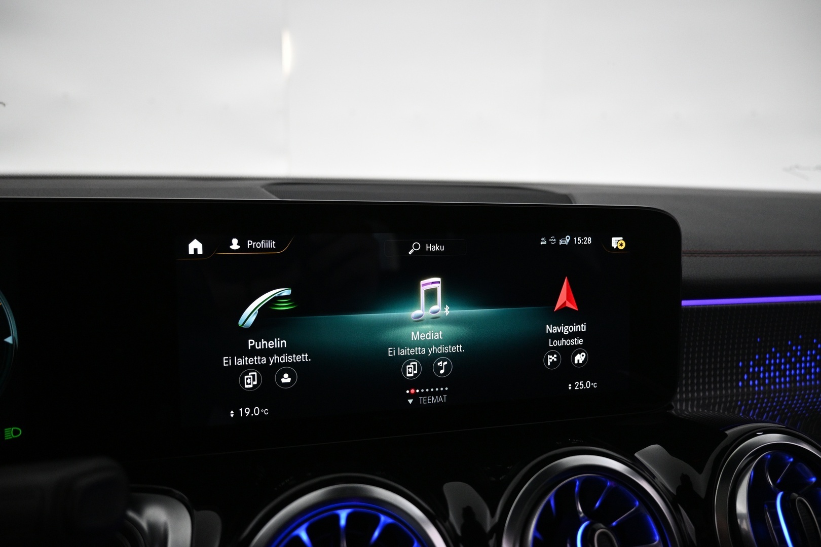 MERCEDES-BENZ EQB 2022