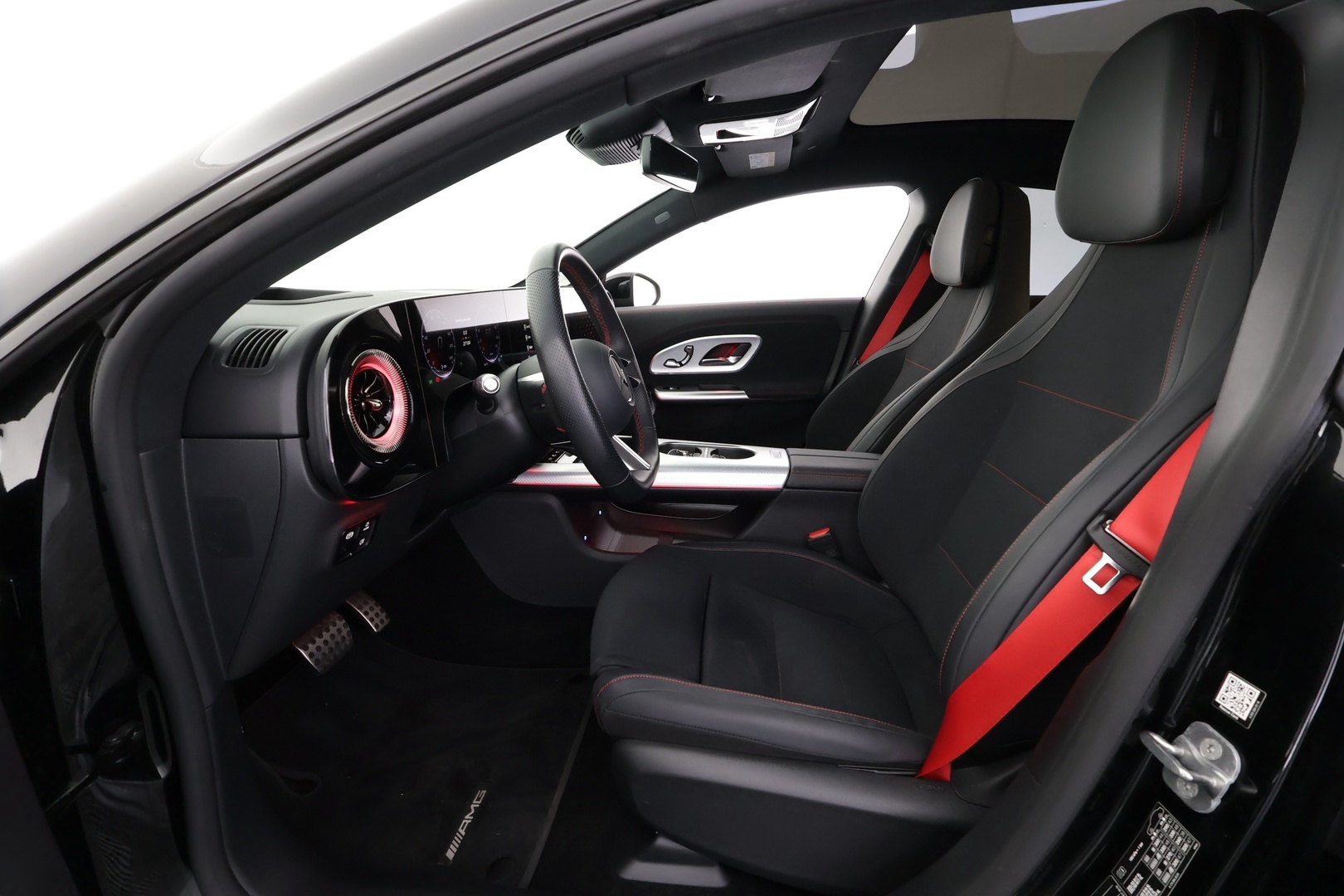 MERCEDES-BENZ CLA 2025