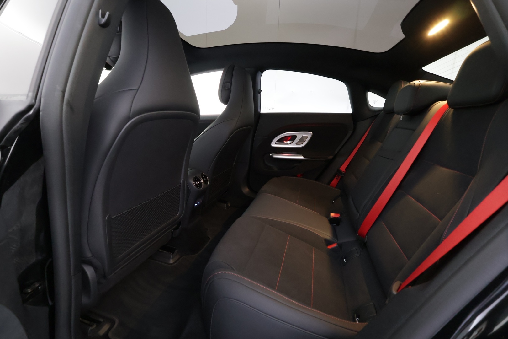 MERCEDES-BENZ CLA 2025