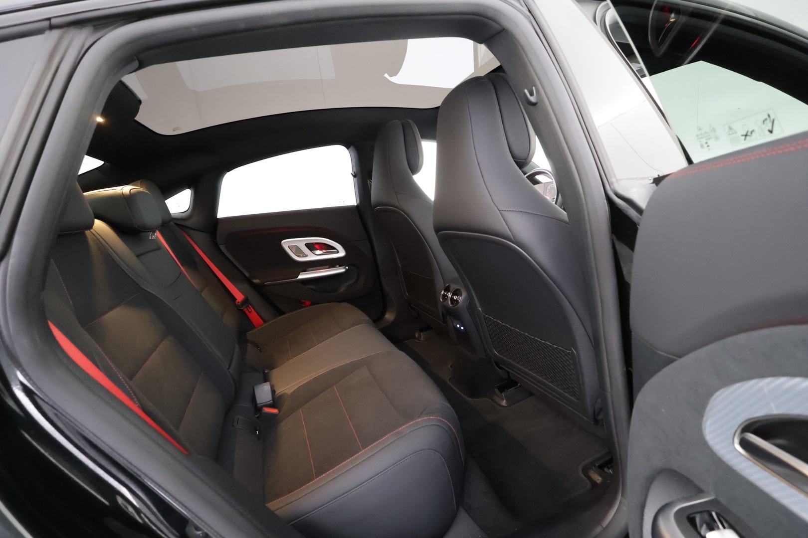 MERCEDES-BENZ CLA 2025