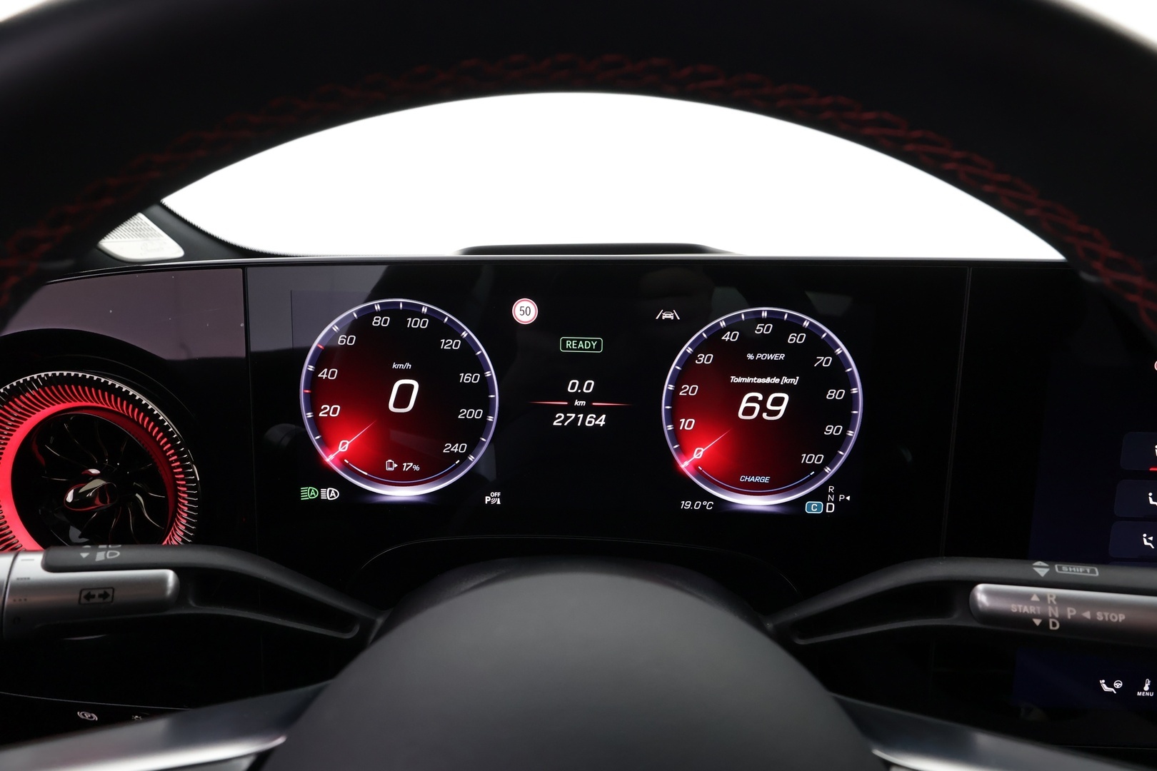 MERCEDES-BENZ CLA 2025