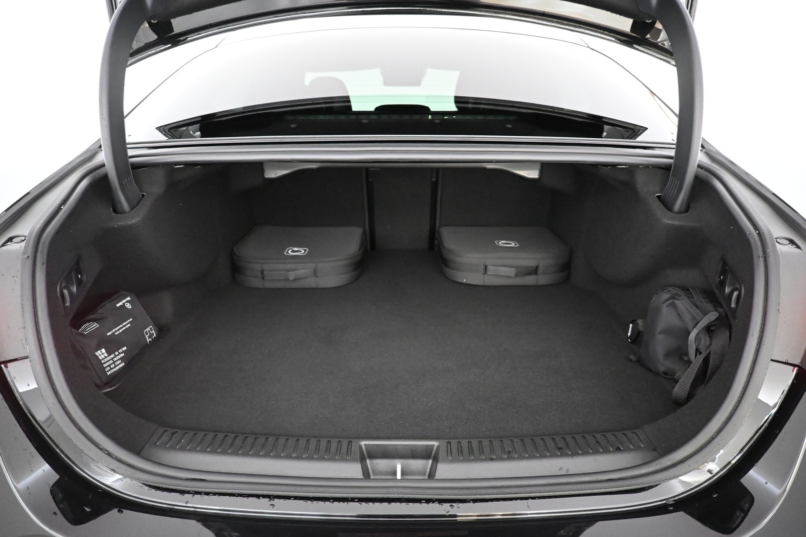 MERCEDES-BENZ E 2024