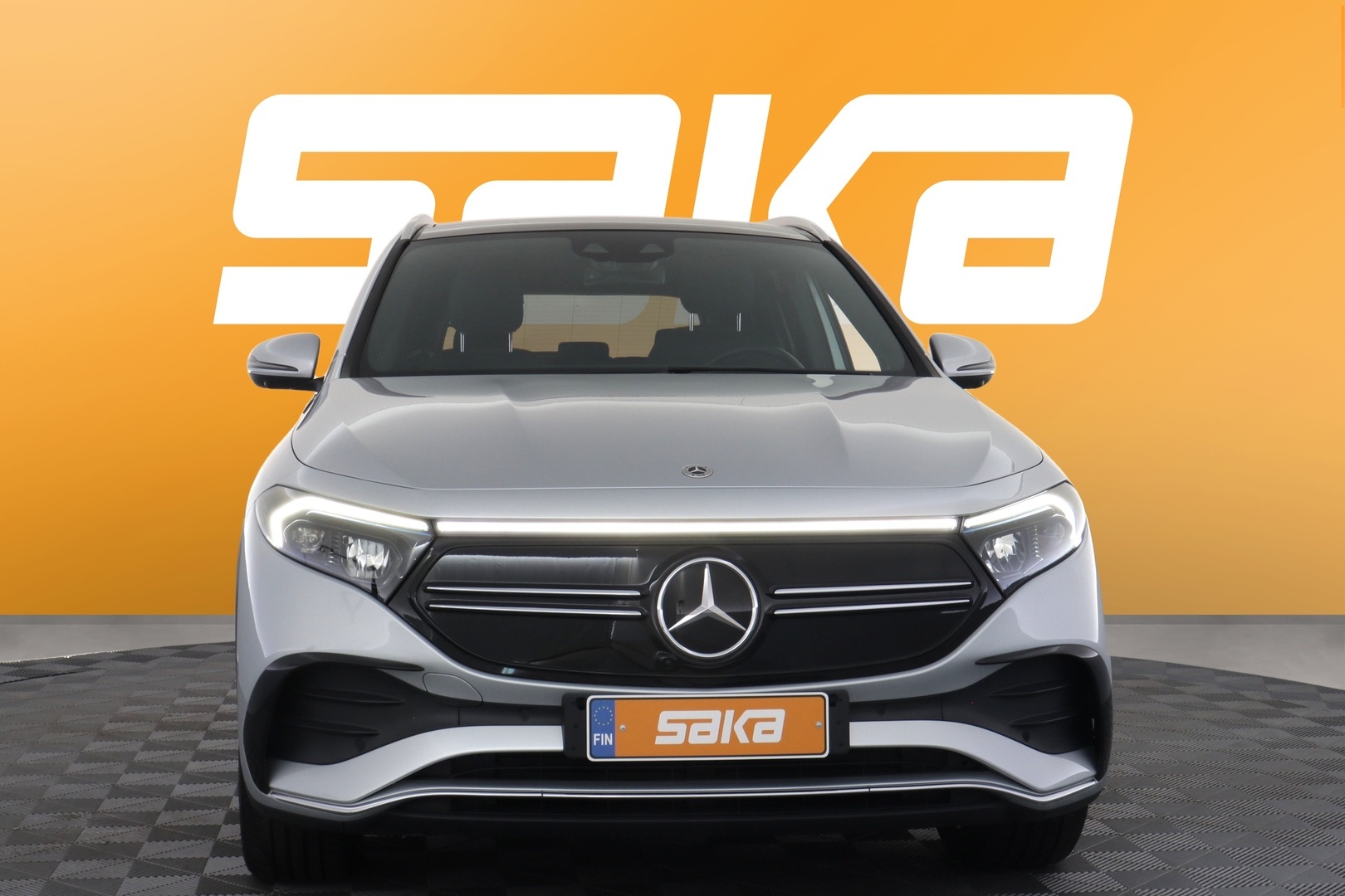 MERCEDES-BENZ EQA 2021