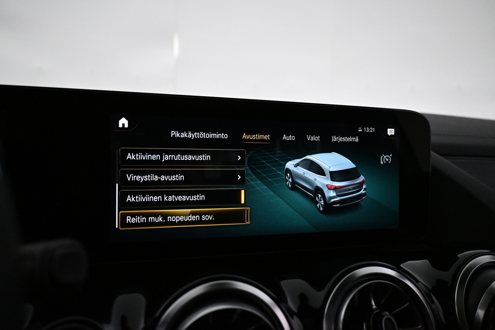 MERCEDES-BENZ EQA 2021