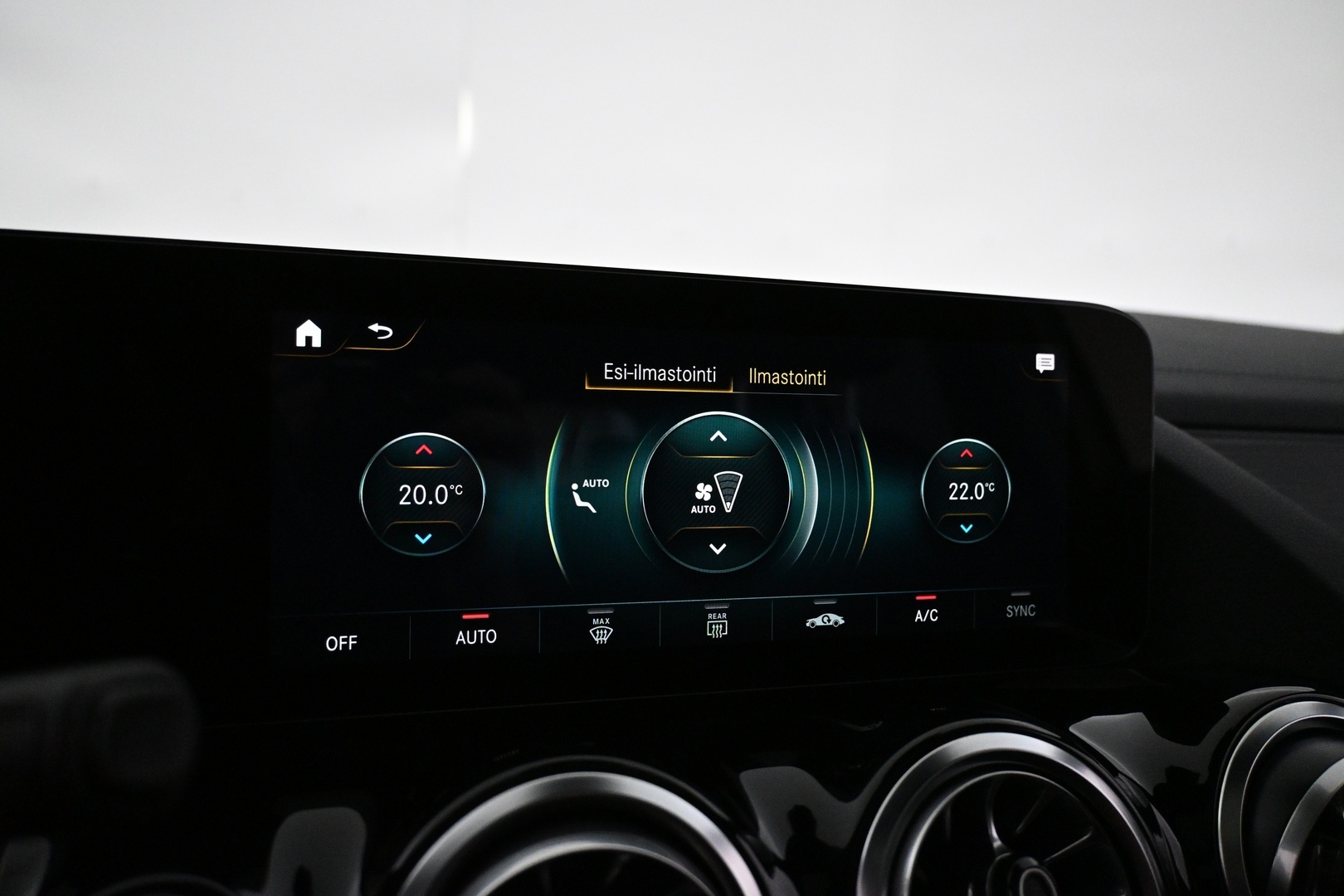 MERCEDES-BENZ EQA 2021