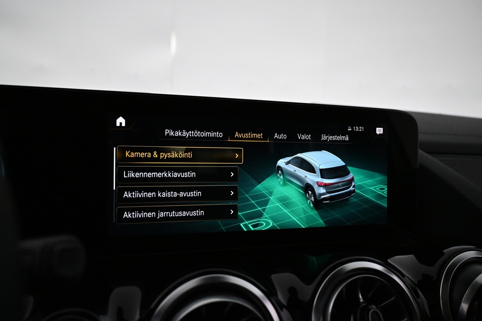 MERCEDES-BENZ EQA 2021