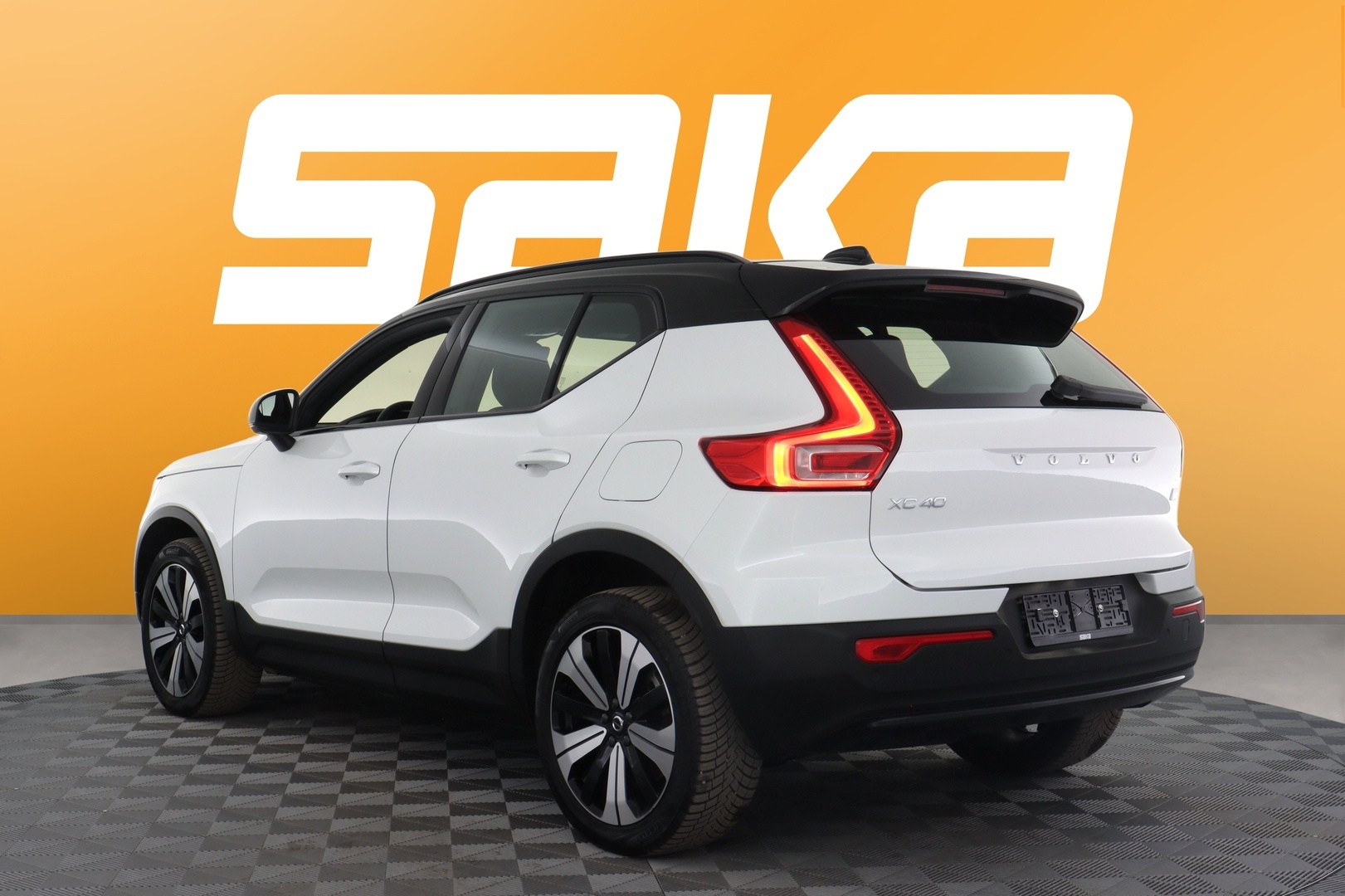 VOLVO XC40 2023