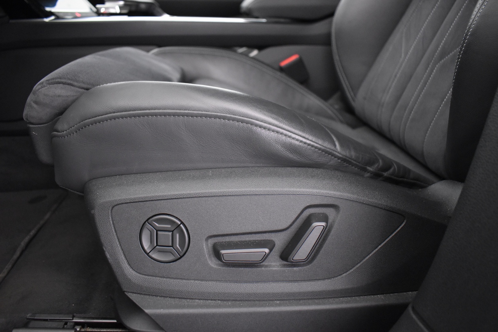 AUDI Q8 e-tron 2024