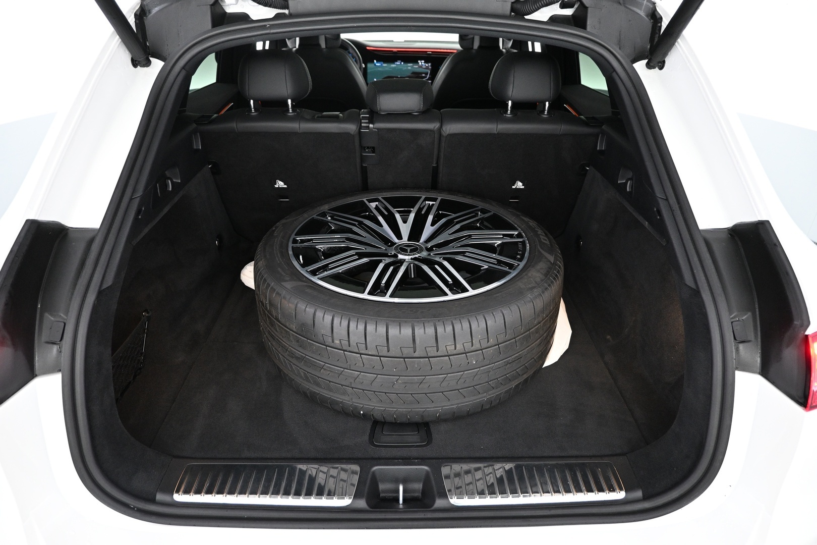 MERCEDES-BENZ EQE SUV 2023