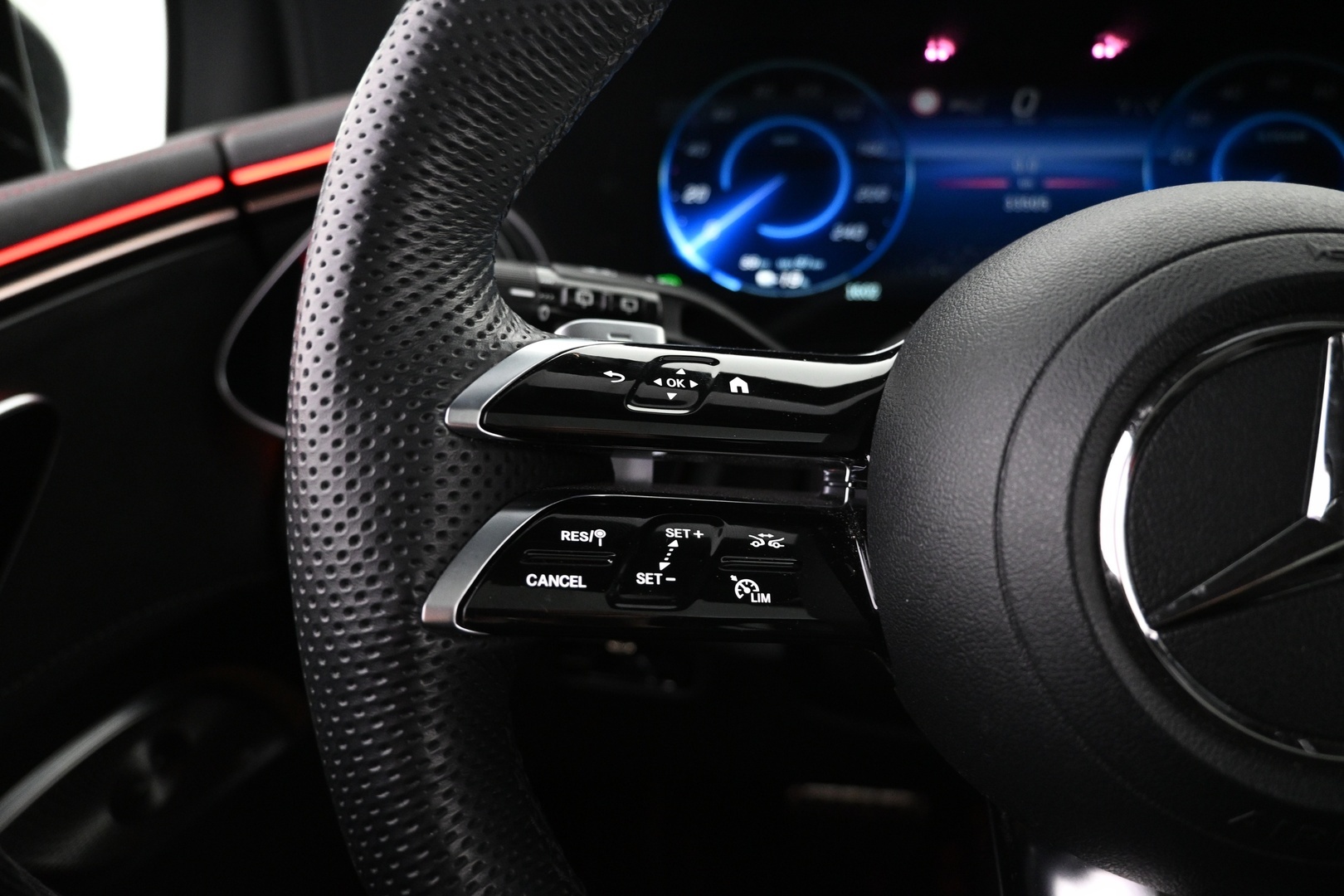 MERCEDES-BENZ EQE SUV 2023