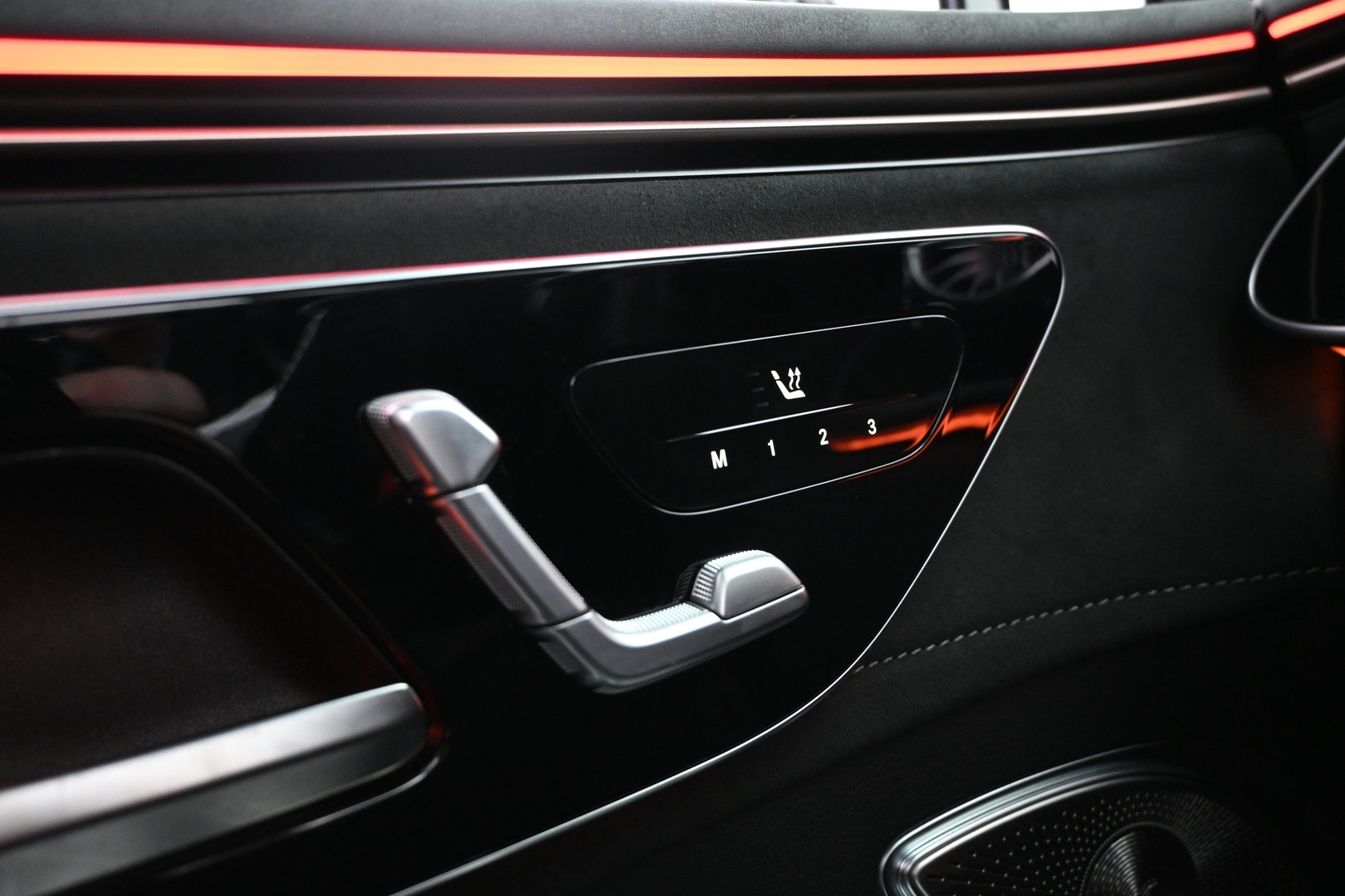 MERCEDES-BENZ EQE SUV 2023