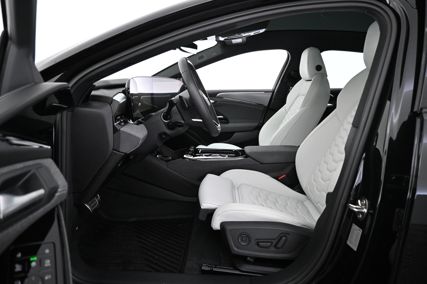 AUDI A6 e-tron 2025