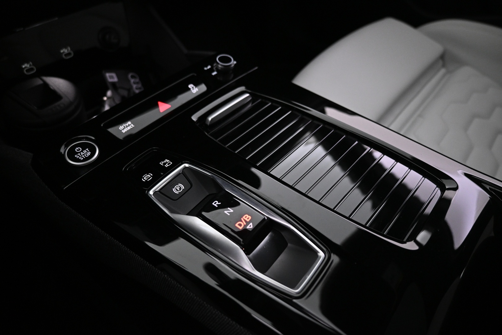 AUDI A6 e-tron 2025
