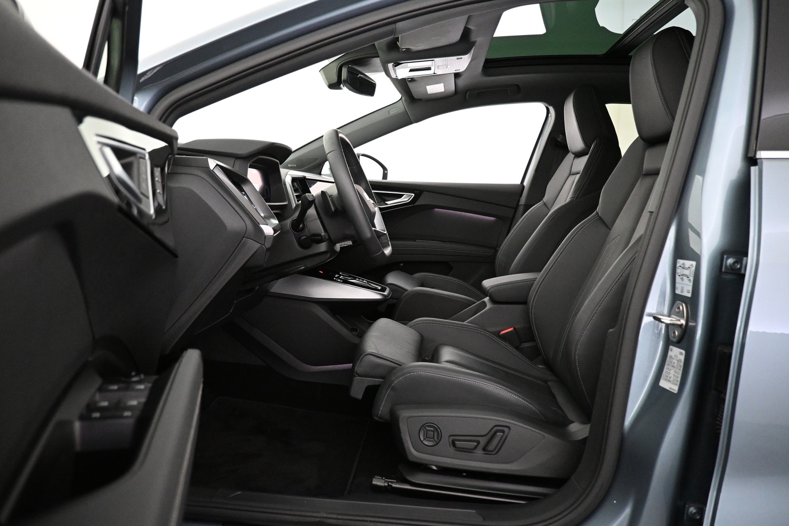 AUDI Q4 e-tron 2025