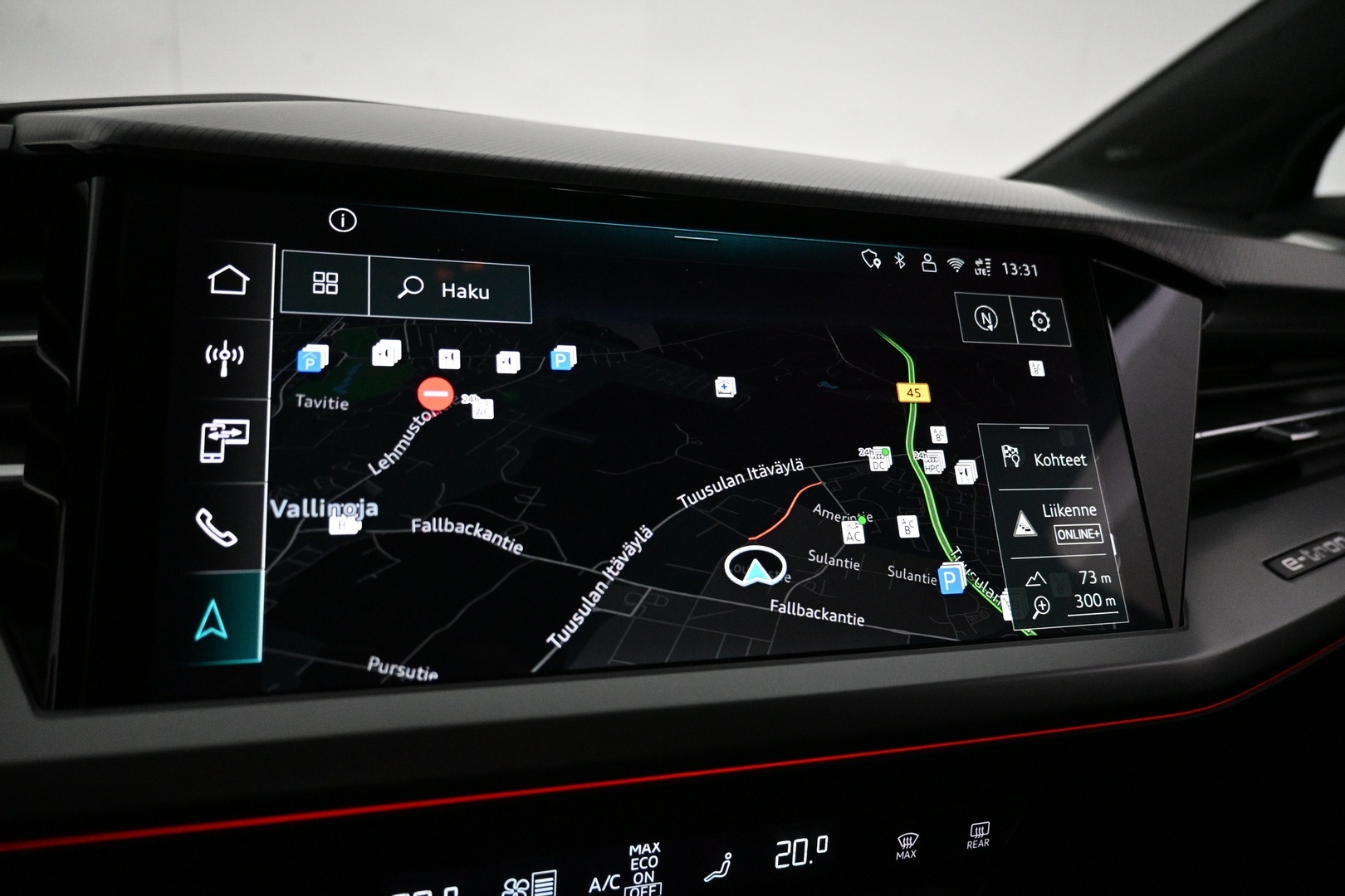 AUDI Q4 e-tron 2025