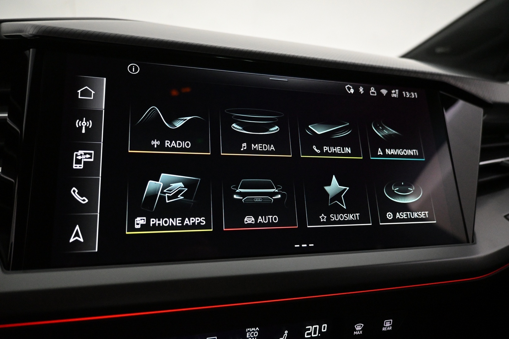 AUDI Q4 e-tron 2025