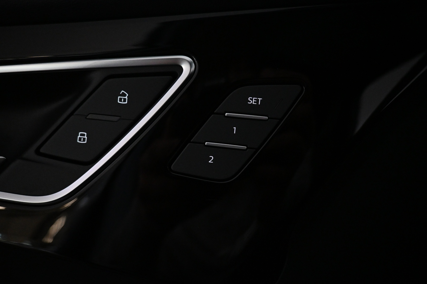 AUDI Q4 e-tron 2025