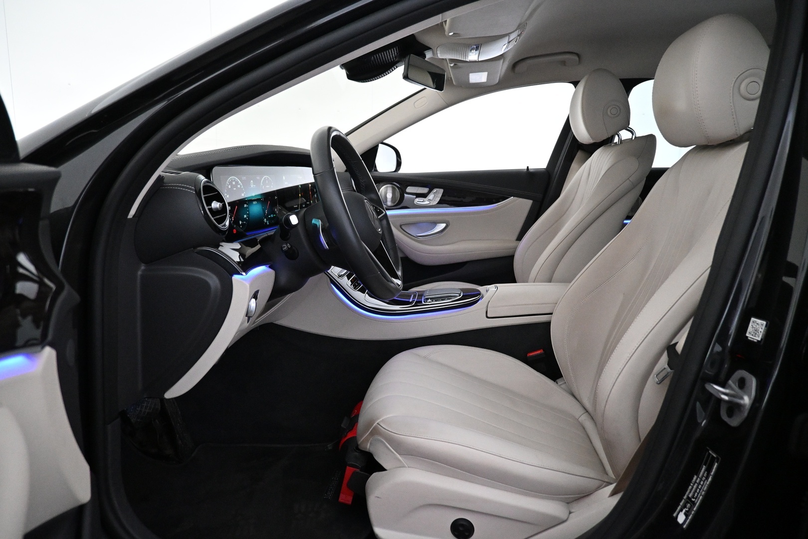 MERCEDES-BENZ E 2022