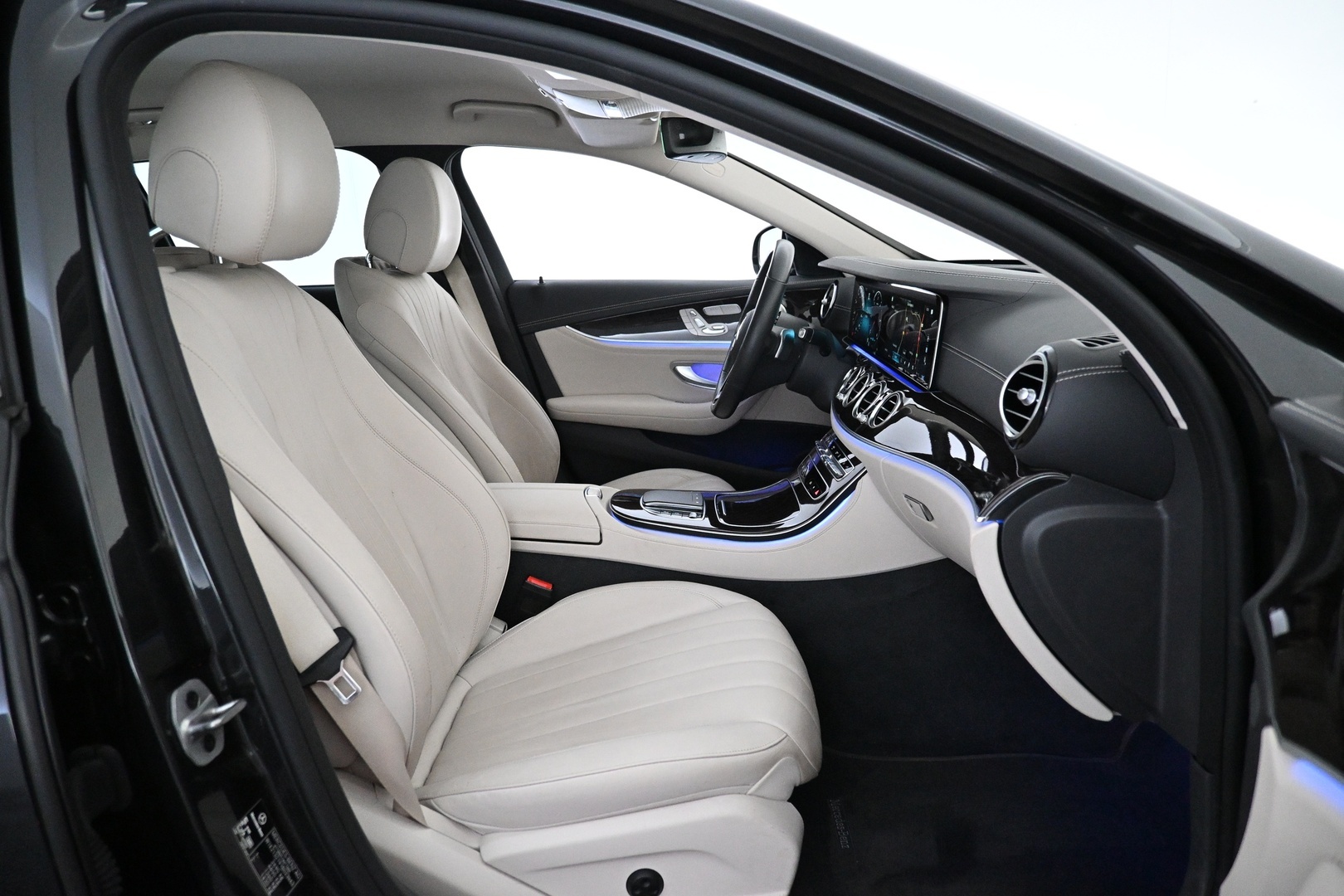 MERCEDES-BENZ E 2022