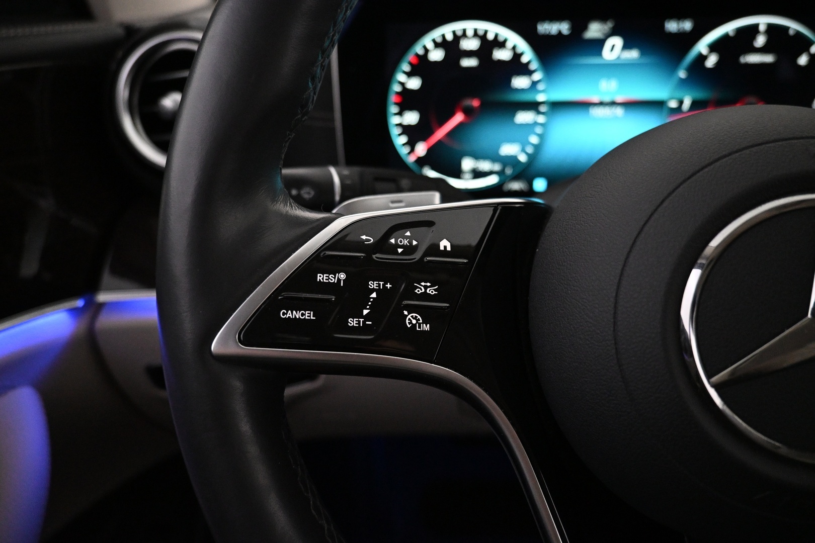 MERCEDES-BENZ E 2022