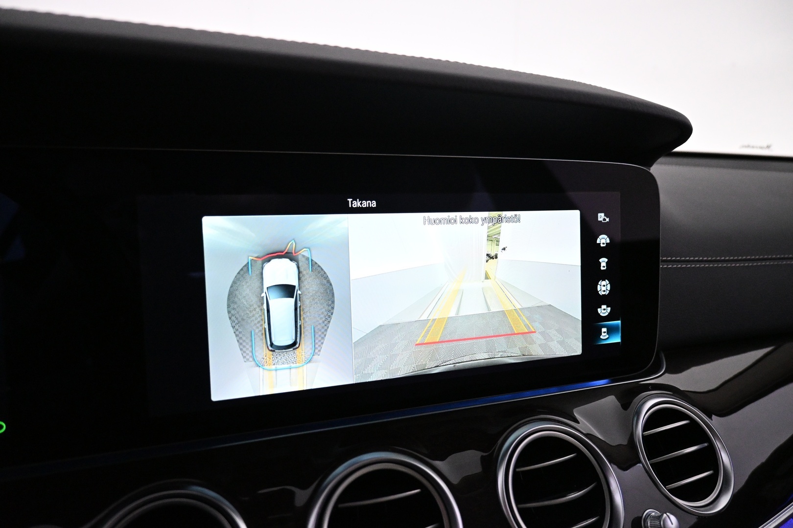 MERCEDES-BENZ E 2022