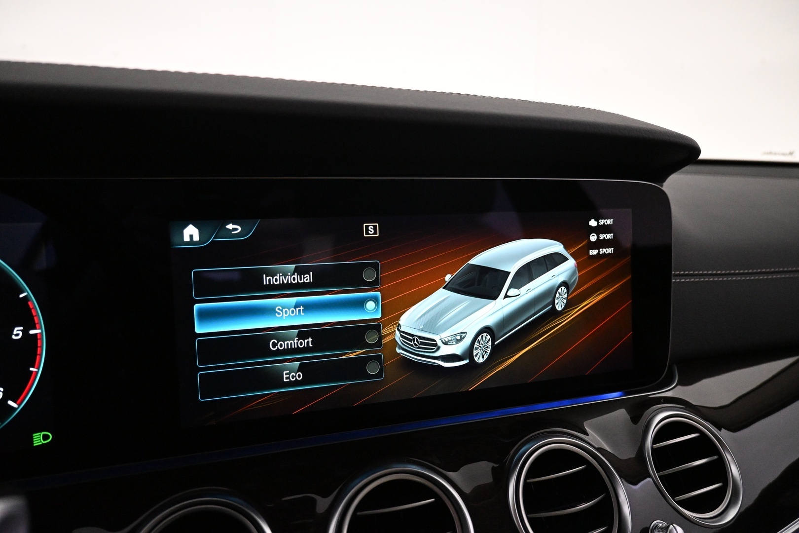 MERCEDES-BENZ E 2022