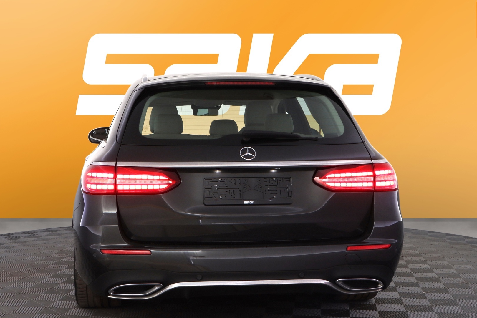 MERCEDES-BENZ E 2022