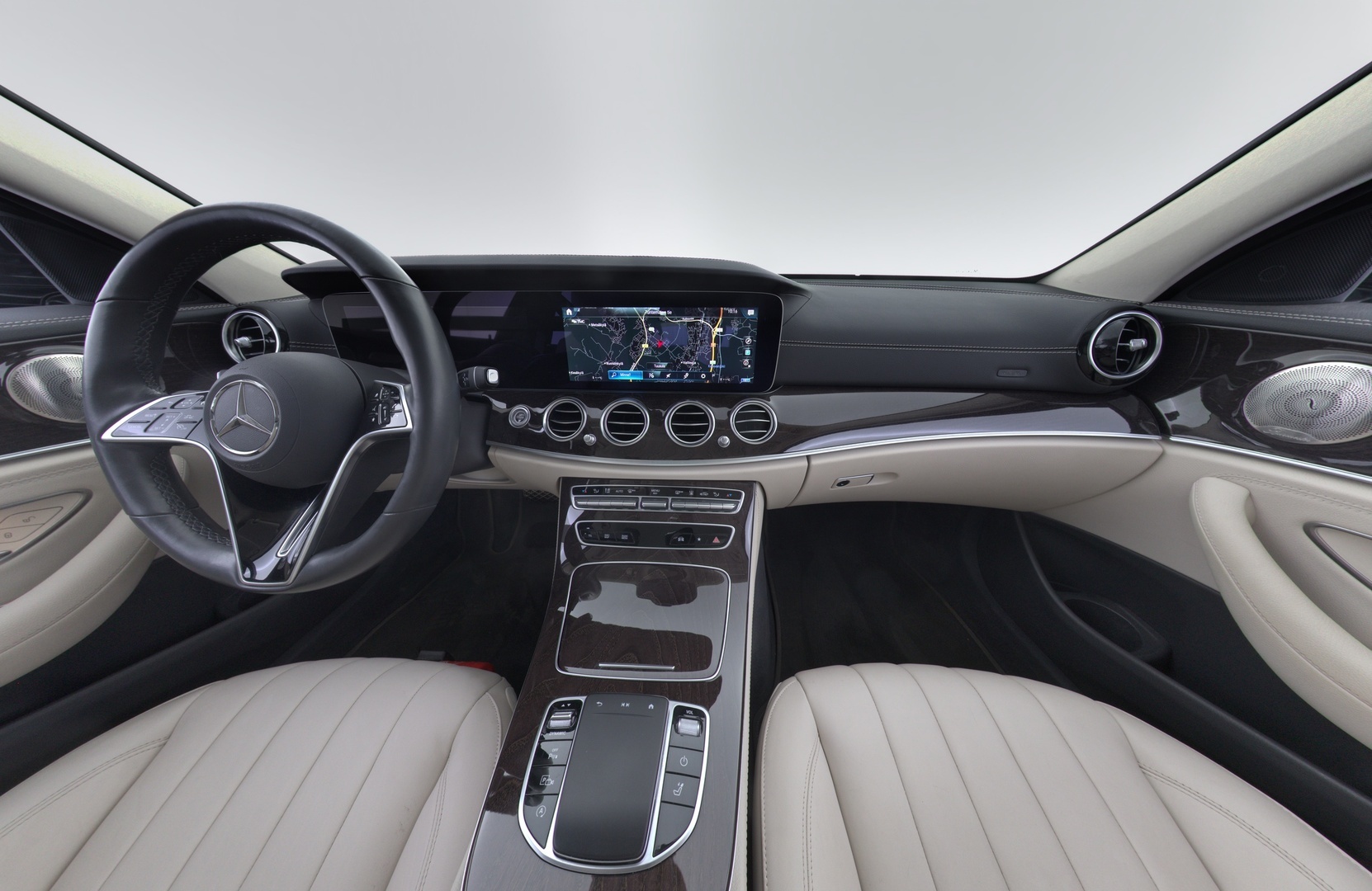 MERCEDES-BENZ E 2022