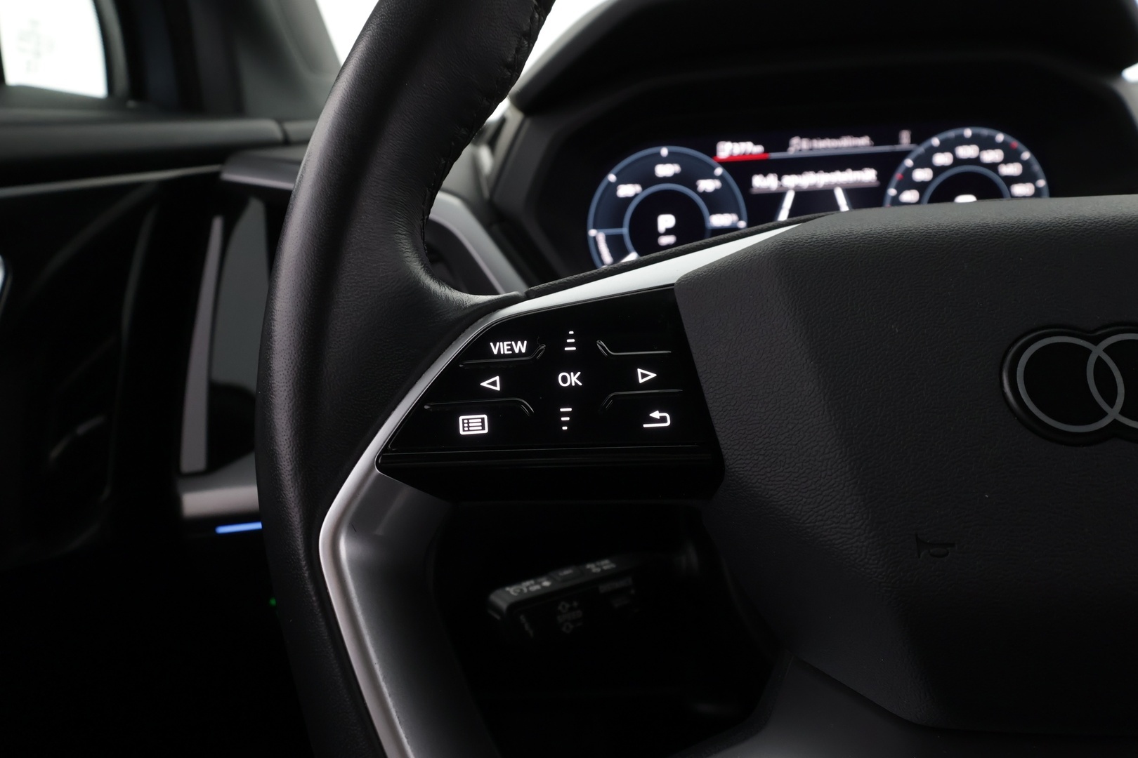 AUDI Q4 e-tron 2023