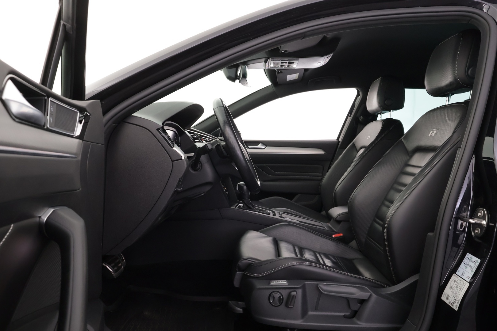 VOLKSWAGEN Passat 2021
