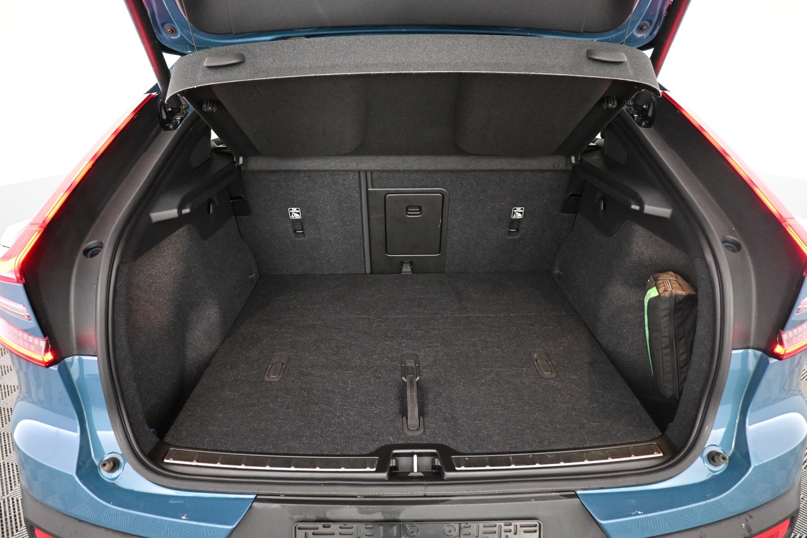 VOLVO C40 2023