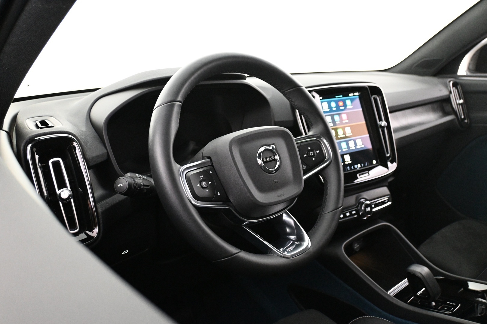 VOLVO C40 2023