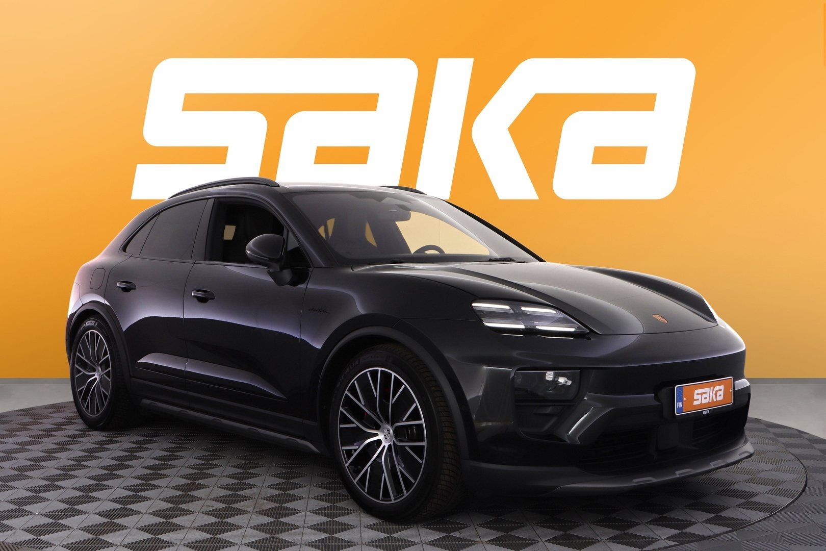 PORSCHE Macan 2025