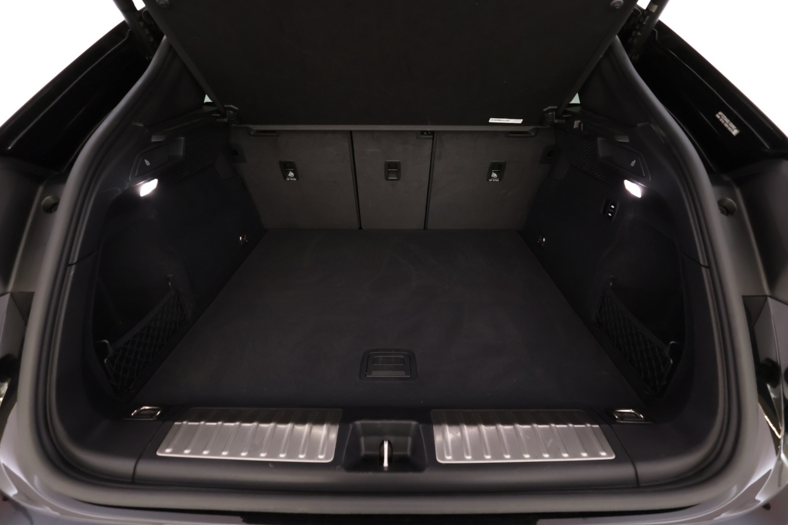 PORSCHE Macan 2025