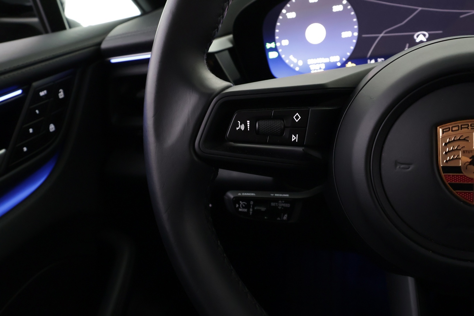 PORSCHE Macan 2025