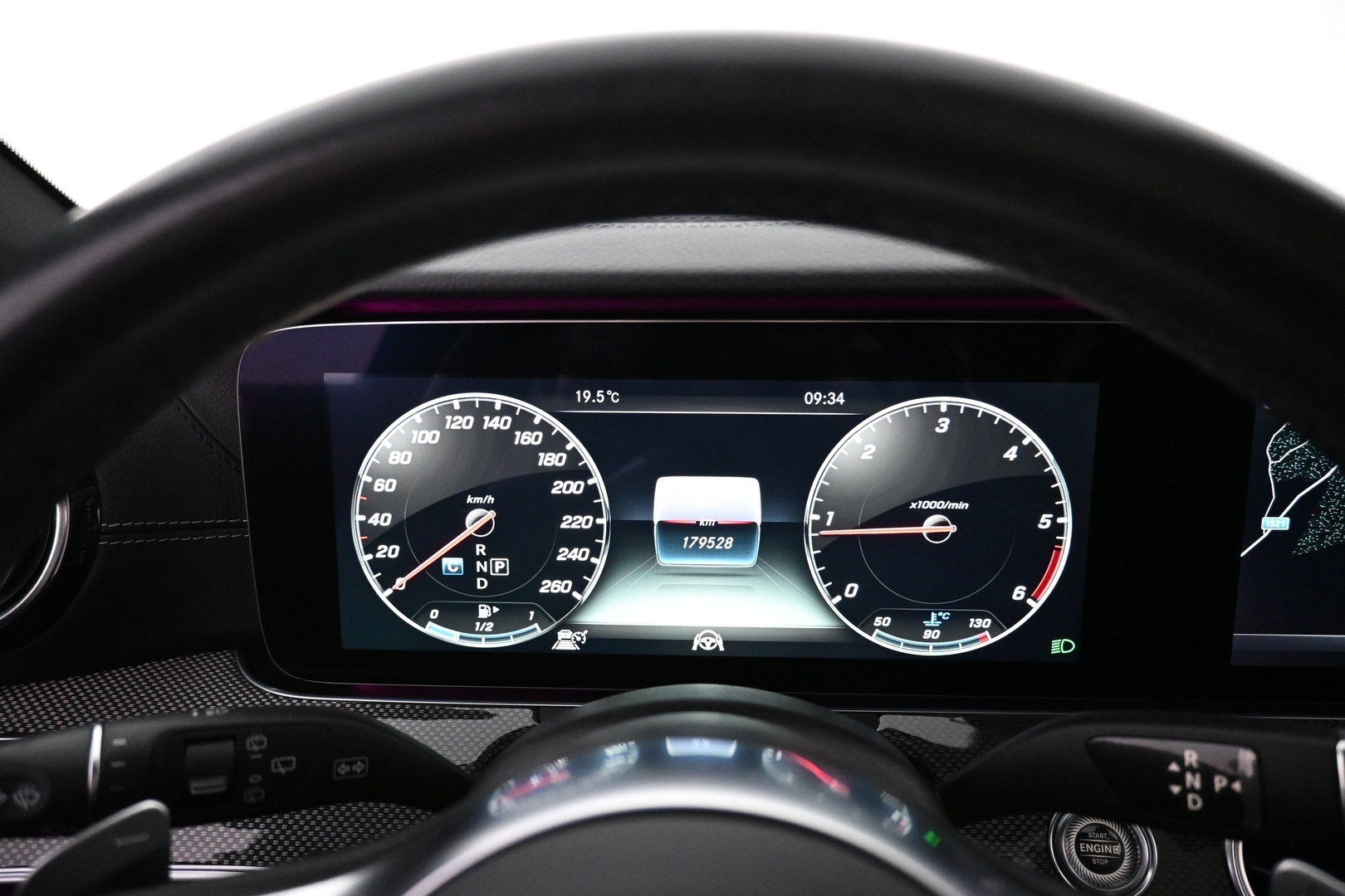 MERCEDES-BENZ E 2019