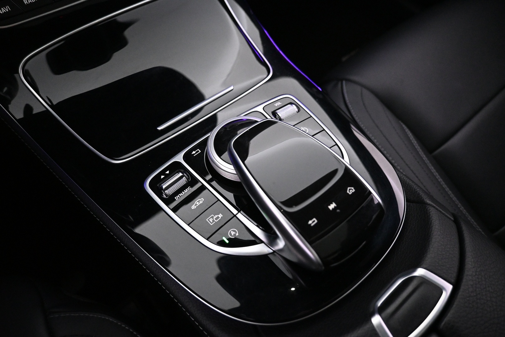 MERCEDES-BENZ E 2019