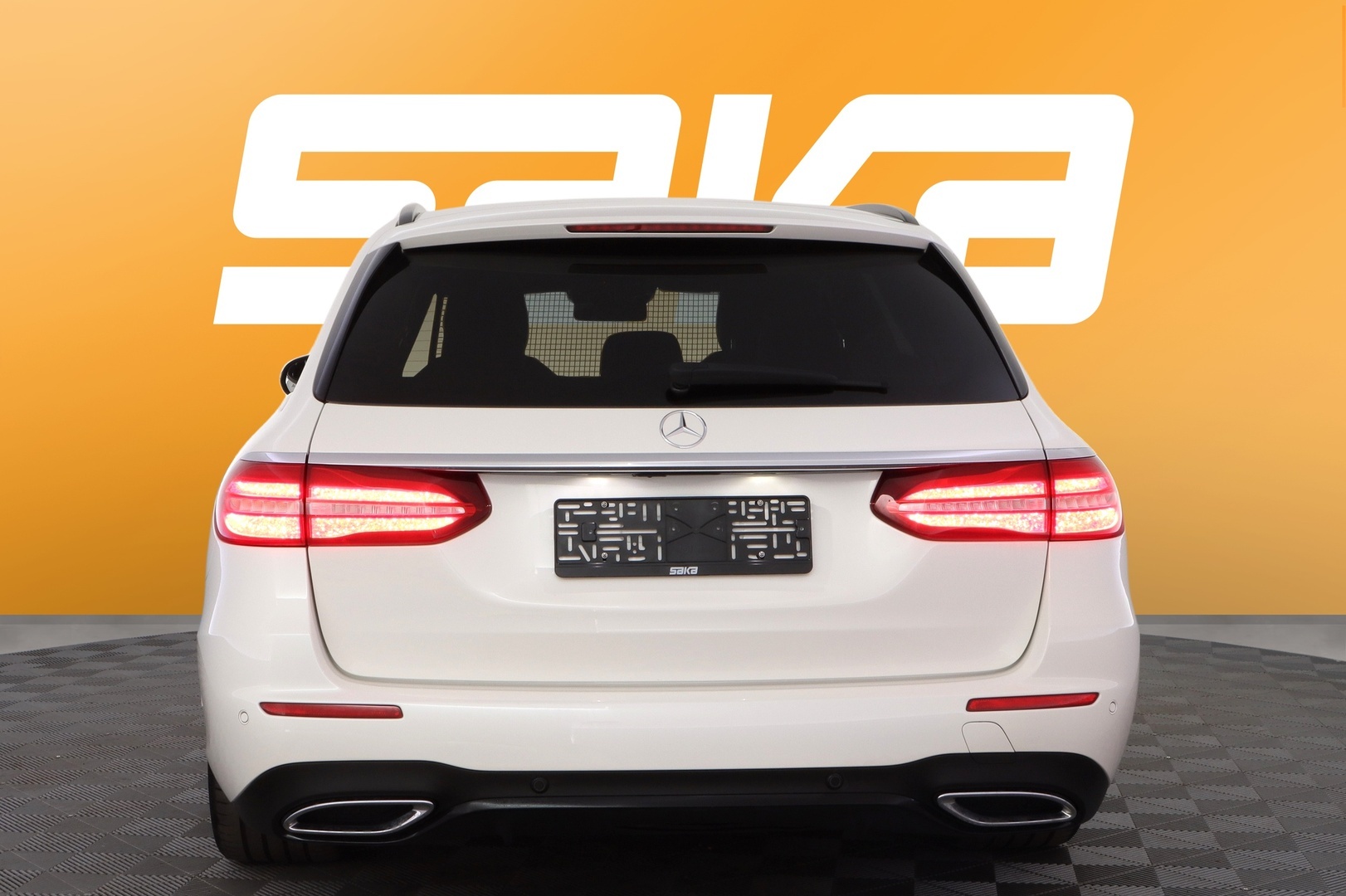 MERCEDES-BENZ E 2019