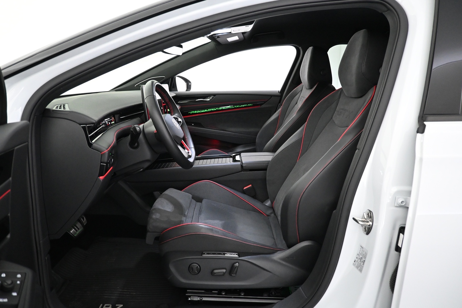 VOLKSWAGEN ID.7 2025