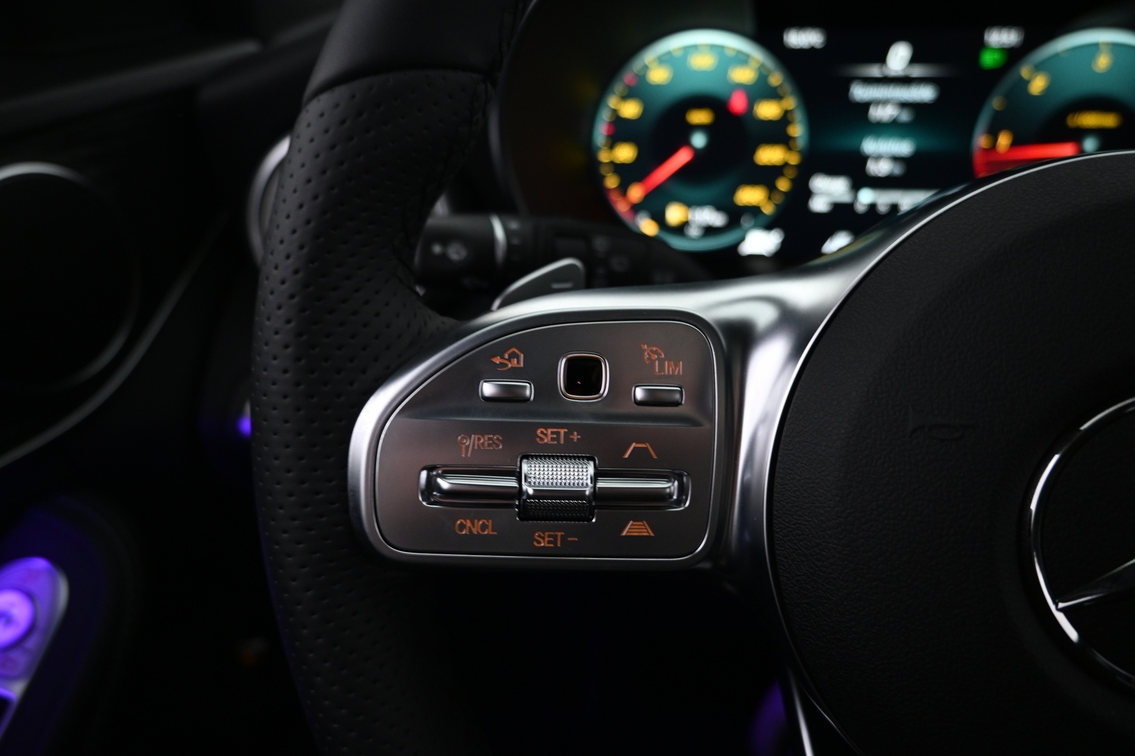 MERCEDES-BENZ C 2021