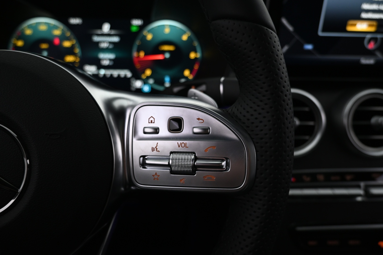 MERCEDES-BENZ C 2021