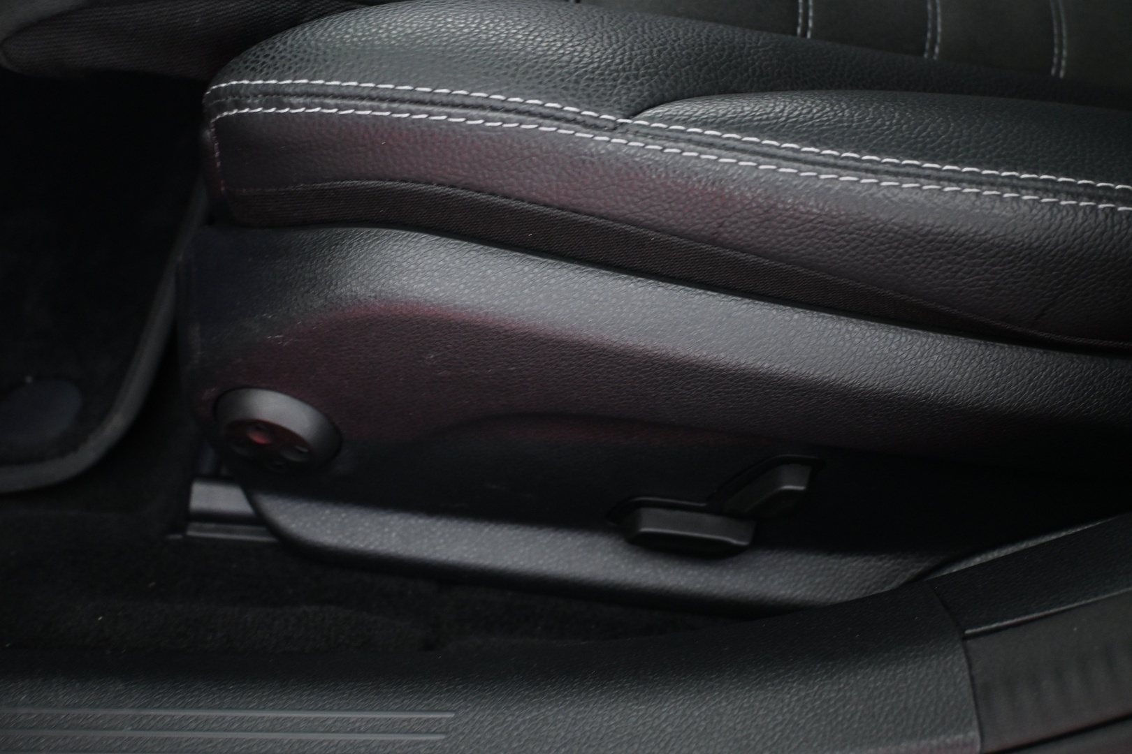 MERCEDES-BENZ C 2021