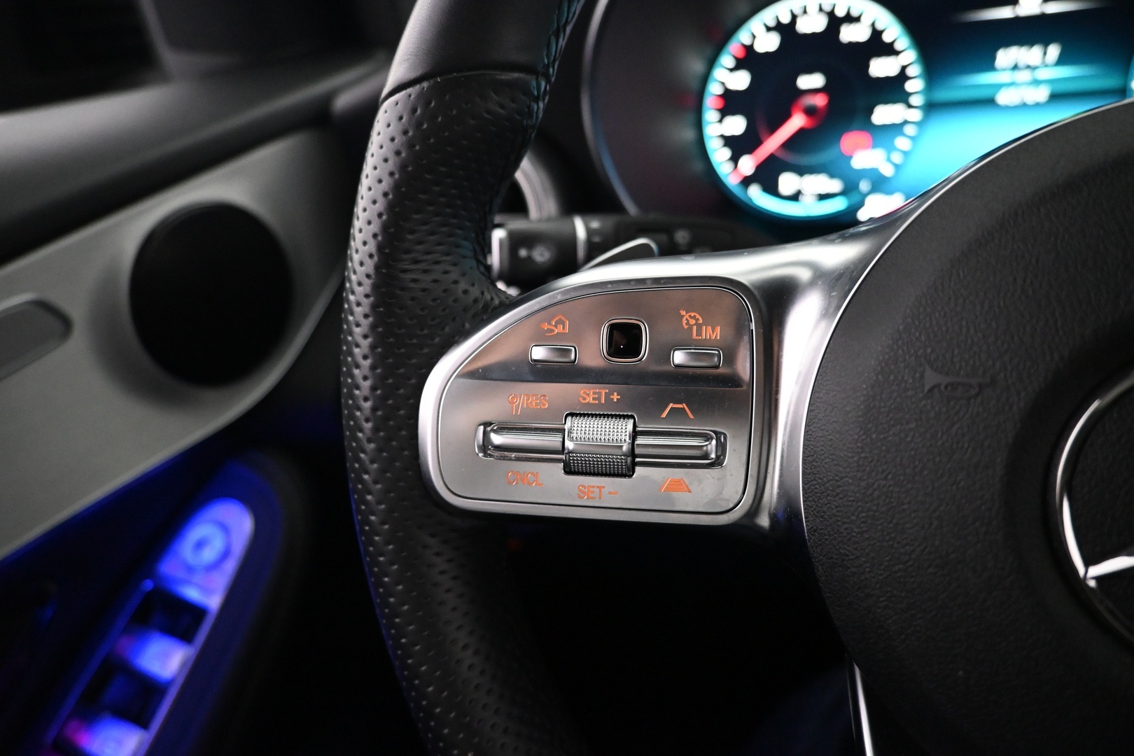 MERCEDES-BENZ GLC 2021