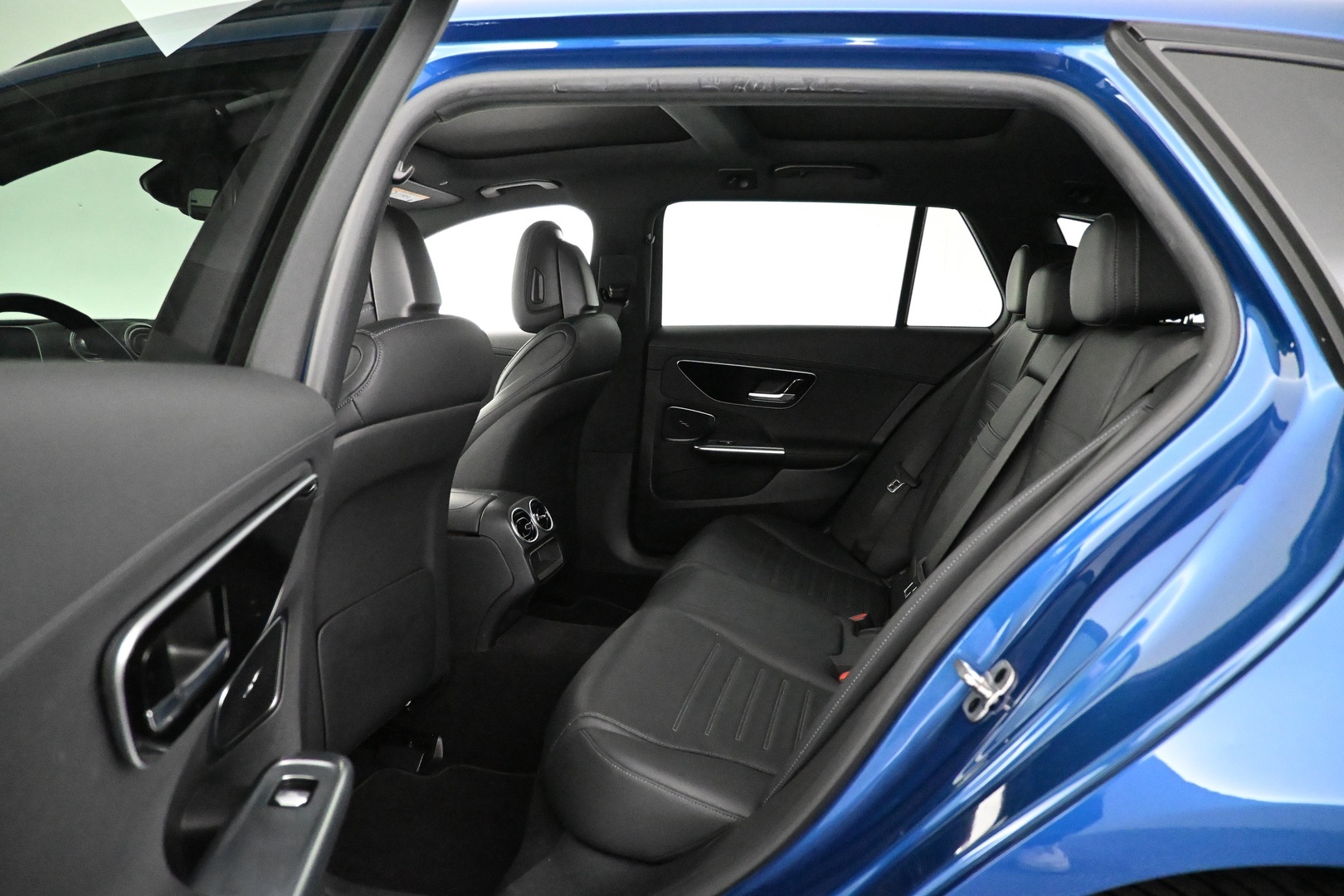 MERCEDES-BENZ C 2023