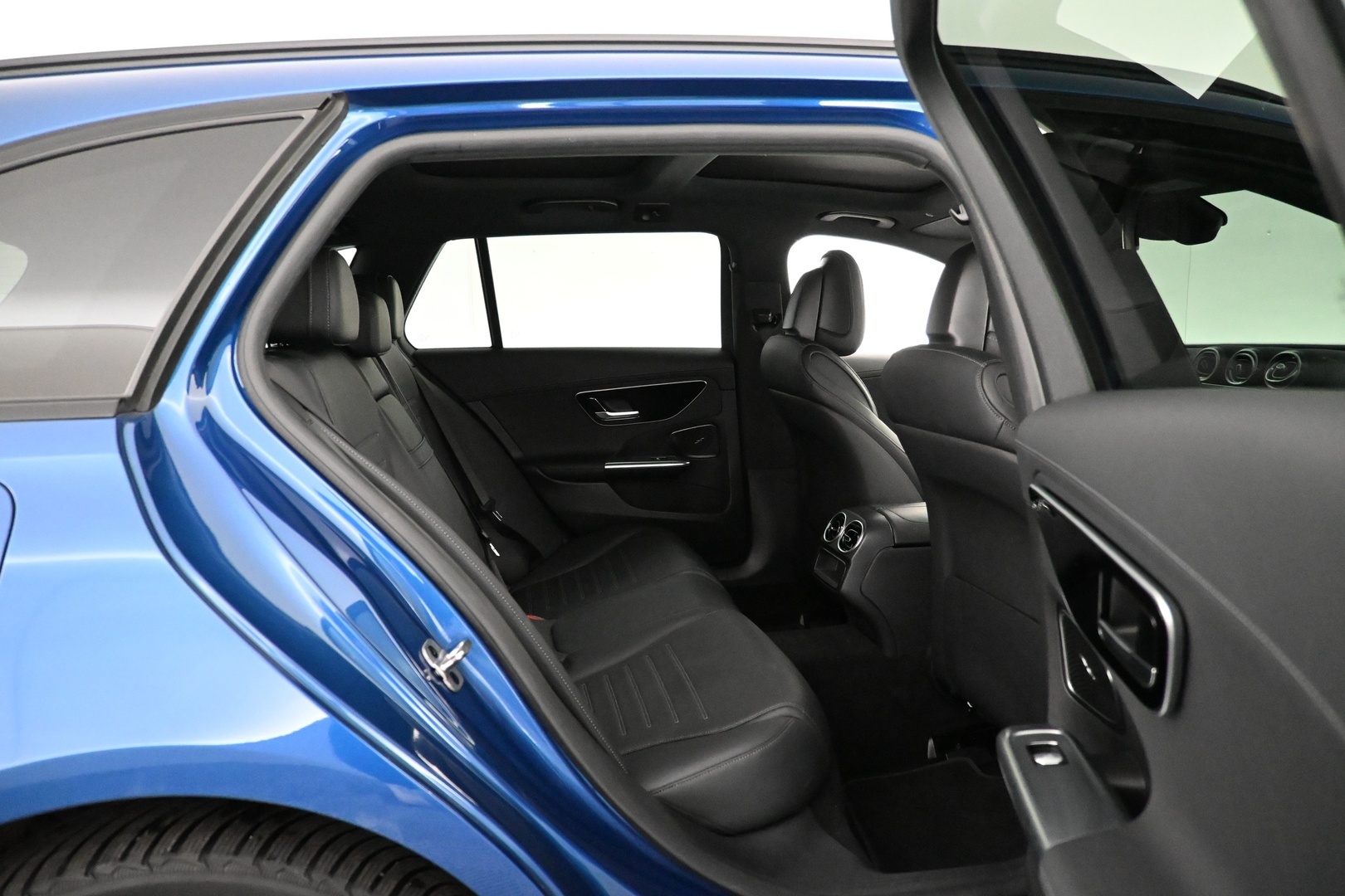 MERCEDES-BENZ C 2023