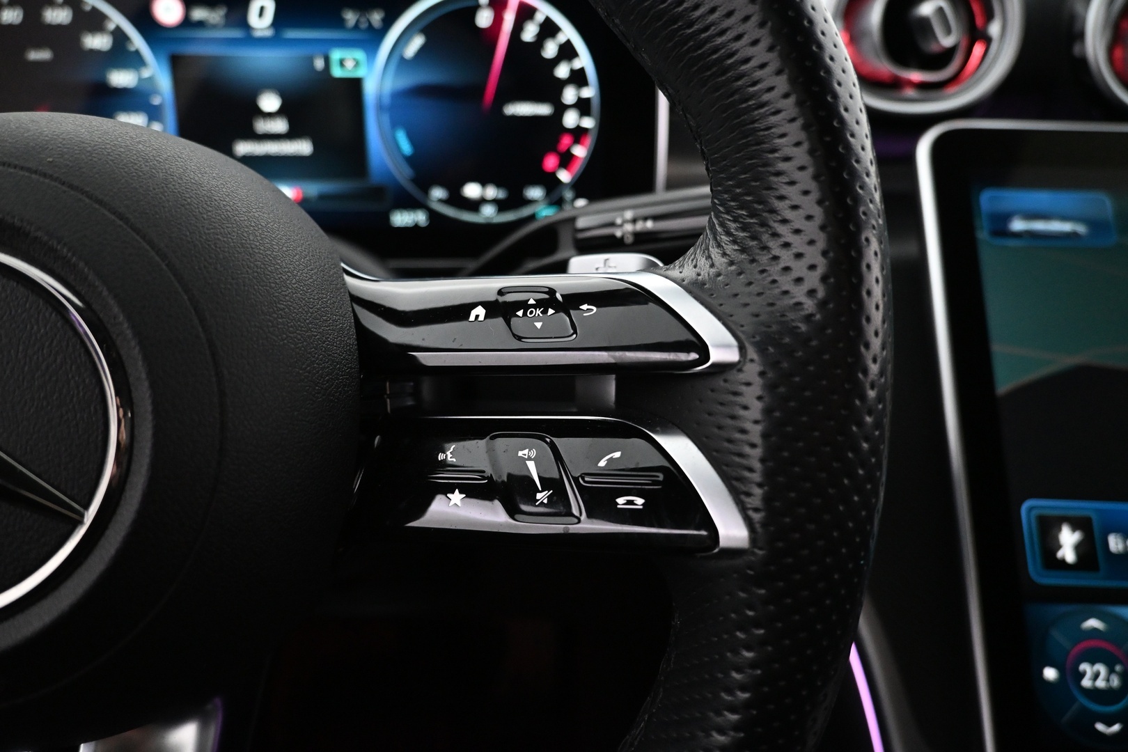 MERCEDES-BENZ C 2023